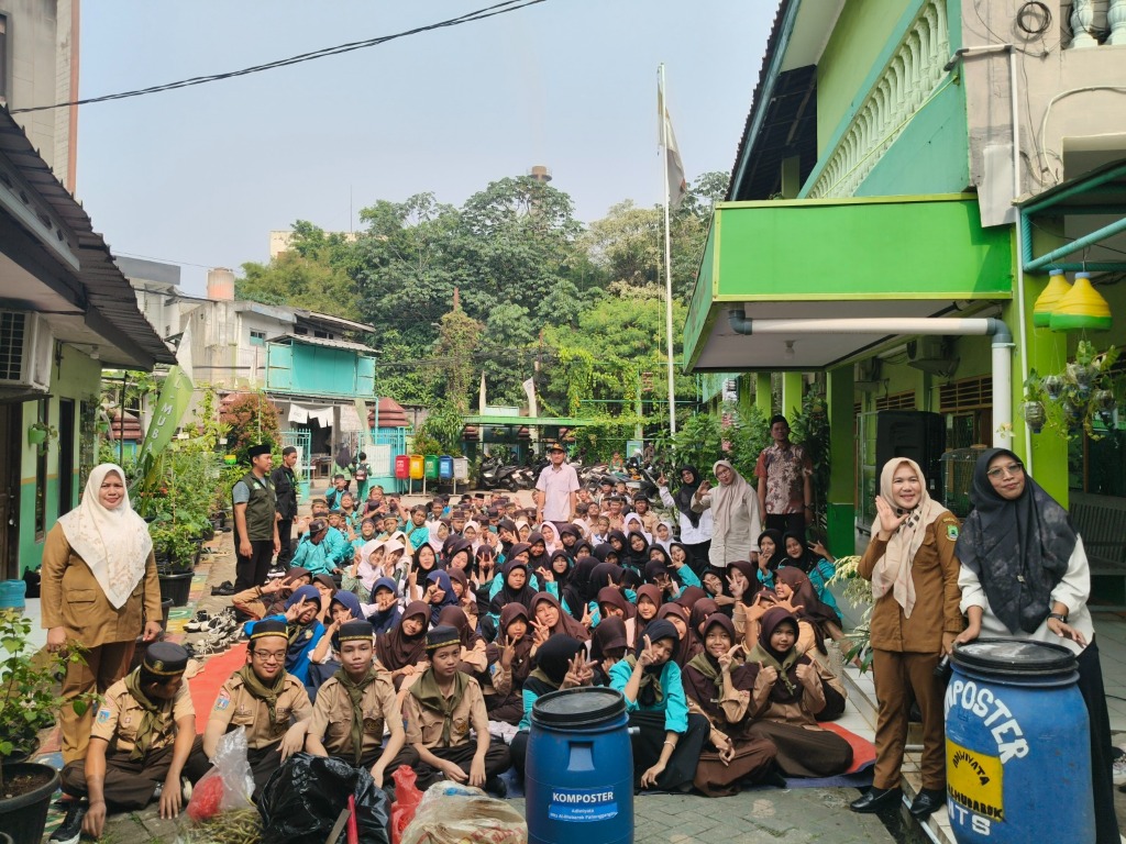 Pembinaan Kader Adiwiyata dan Pengelolaan Sampah Organik